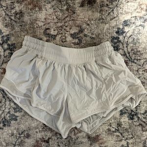 Lululemon Hotty Hot Low-Rise Lined Shorts 2.5